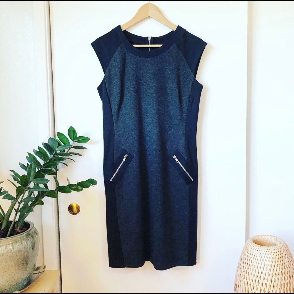 GONE - Sleeveless Sheath Dress